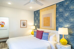 2 Schlafzimmer, hochwertige Bettwaren, Schreibtisch