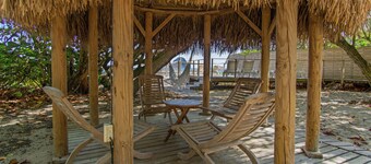 Le Diamant: moderne hus ved vannkanten