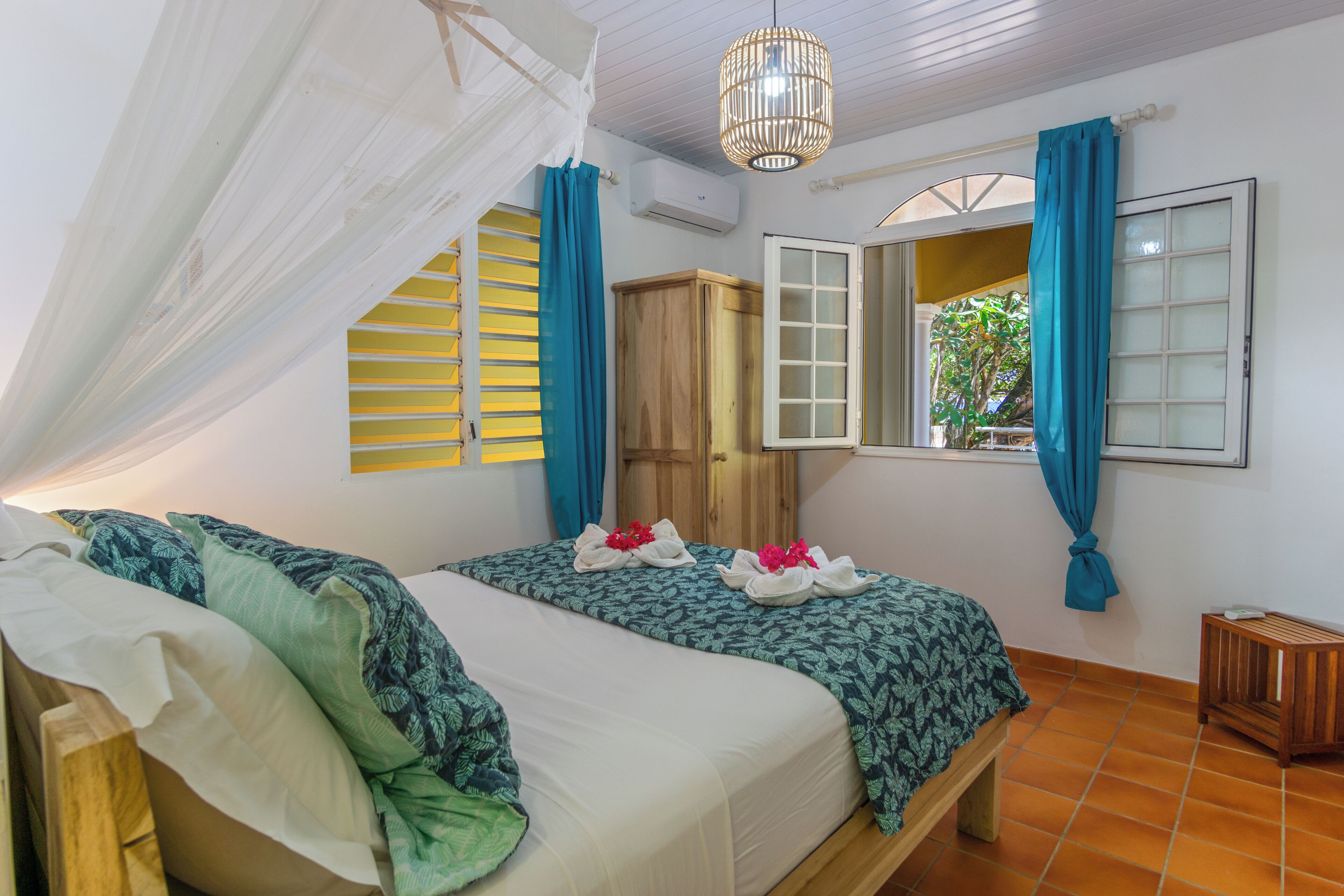 3 slaapkamers, een strijkplank/strijkijzer, wifi, beddengoed