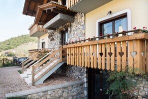 Courtyard - Alpine Aria (Kalavrita)