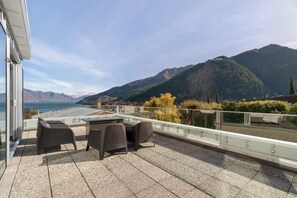 Terrace/patio - Edgar Rise, 500m from Queenstown CBD (Queenstown Hill)