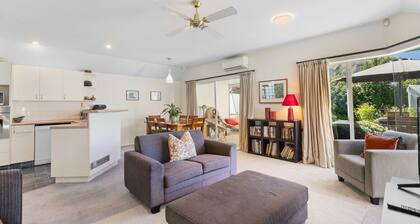 Arrowtown Great location-sunny comfy home