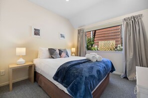 3 bedrooms, desk, iron/ironing board, travel cot