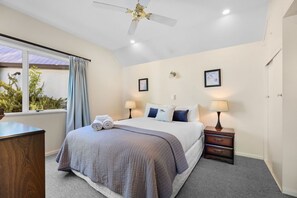 3 bedrooms, desk, iron/ironing board, travel cot