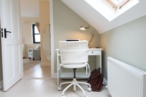 4 chambres, bureau, fer et planche à repasser, Wi-Fi gratuit