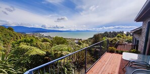 Outdoor dining - Beau Vista Pohora - views to die for! (Pohara Beach)