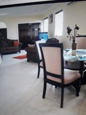 Interior - Point Of View Townhouse (Nassau)