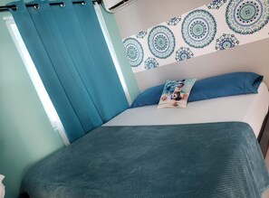 Double Room | Bathroom | Shower, free toiletries - Plaza del Mar (San Andrés)