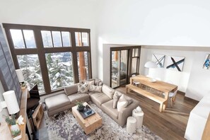 TV, fireplace, offices - Panoramic views, hot tub & garage (Whistler)