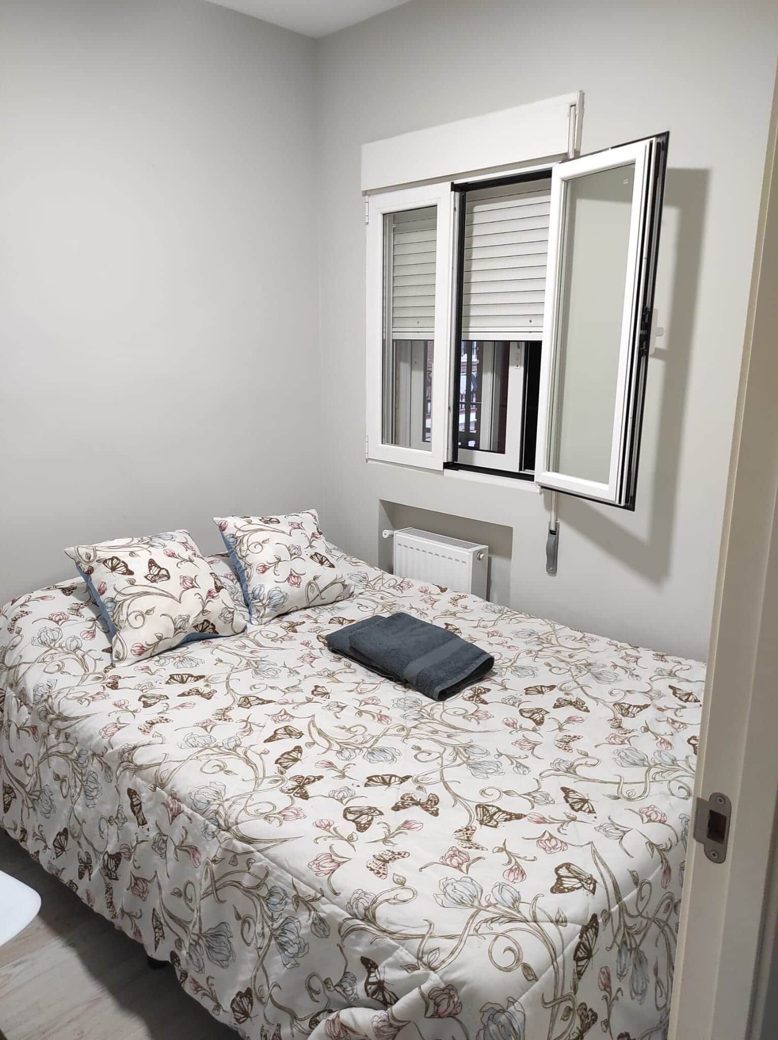 3 bedrooms, iron/ironing board, travel crib, WiFi