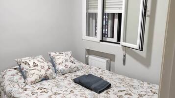 3 bedrooms, iron/ironing board, travel crib, WiFi
