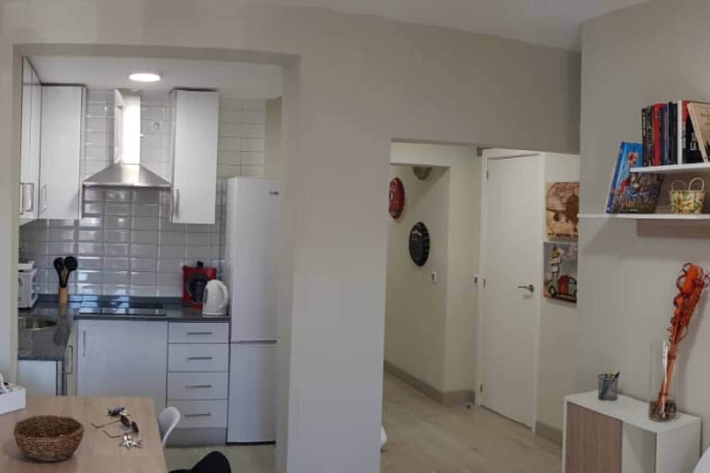 Coffee/tea maker, fridge, microwave, stovetop