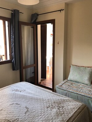 2 bedrooms