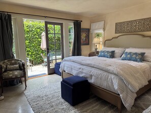3 bedrooms, desk, iron/ironing board, free WiFi - Peaceful & Private CARMEL Home- Easy Walk to Carmel Shops, Restaurants & Beach. (Carmel)