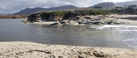 NĂ€ra stranden, solstolar och strandhanddukar