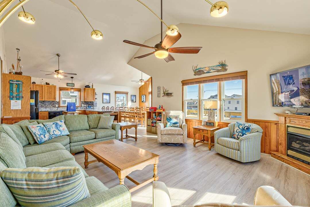 電視、壁爐、音響