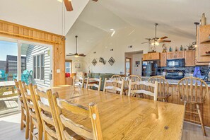 Dining - Changing Tides | 441 ft from the beach | Hot Tub | Nags Head (Nags Head)