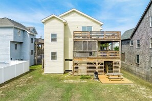 Outdoor dining - Changing Tides | 441 ft from the beach | Hot Tub | Nags Head (Nags Head)