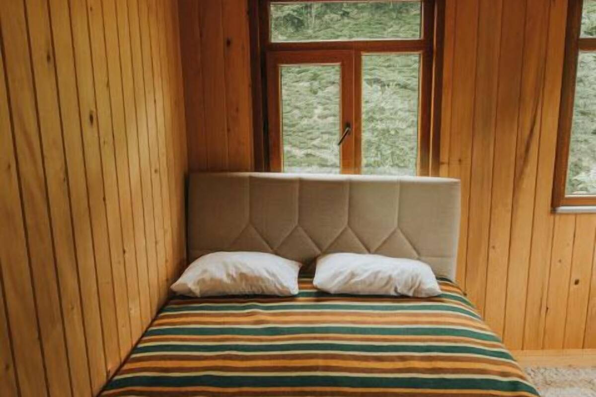 Standard Double Room | Iron/ironing board, free WiFi
