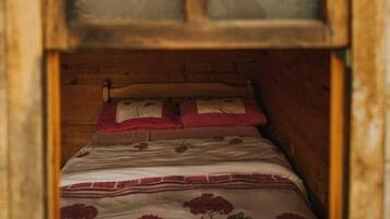 Iron/ironing board, free WiFi