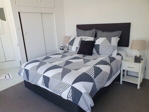 3 soverom, strykejern/-brett, wi-fi (inkludert) og sengetøy