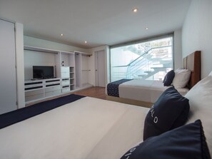 Bureau, fer et planche à repasser, Wi-Fi gratuit, draps fournis