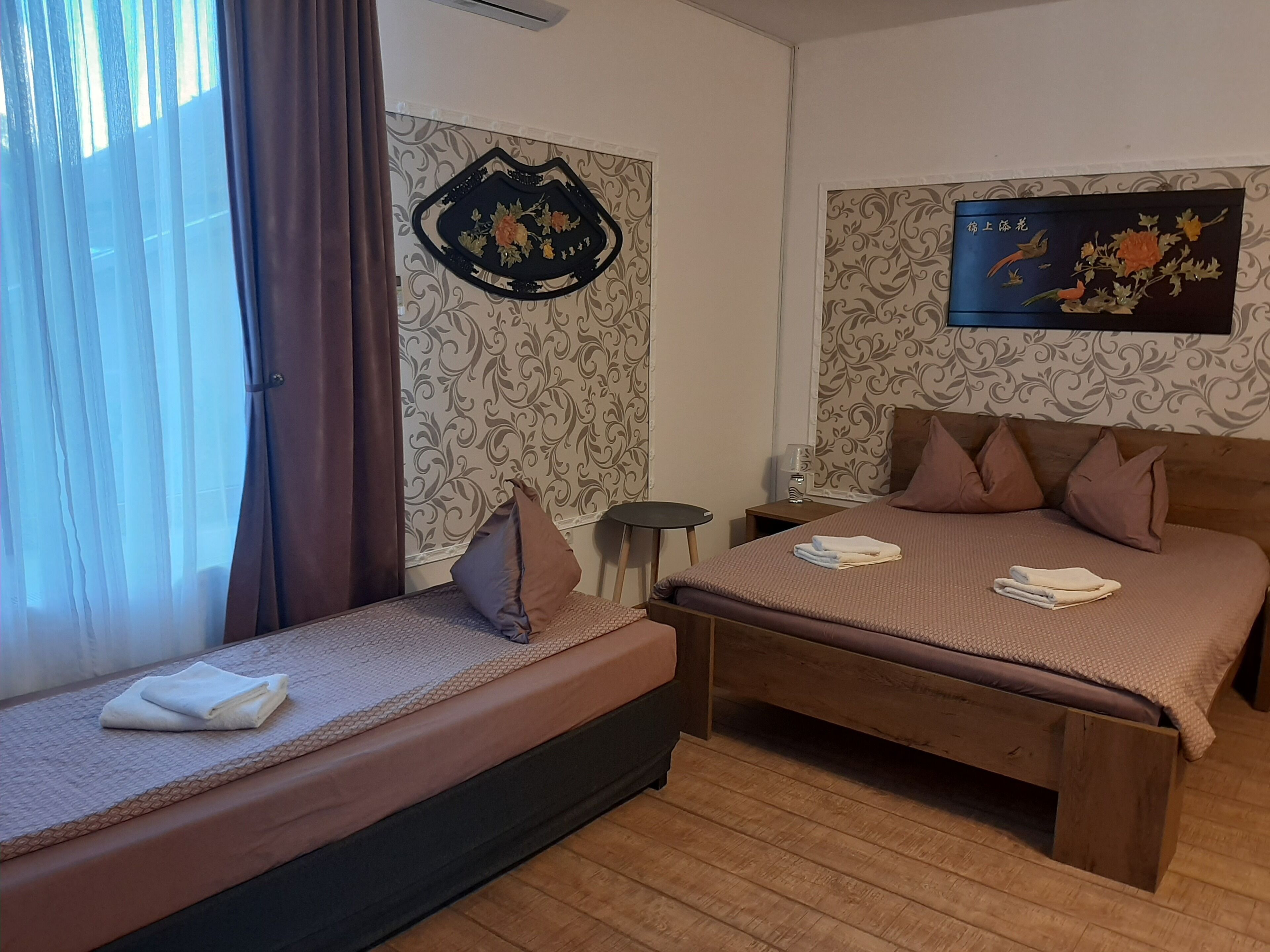 Comfort-Dreibettzimmer | Verdunkelungsvorhänge, Bügeleisen/Bügelbrett, kostenloses WLAN