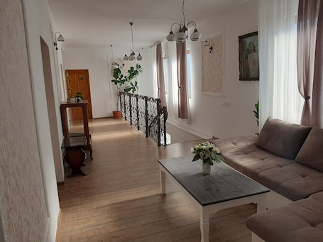 Pasillo. Vila Fortuna Auri