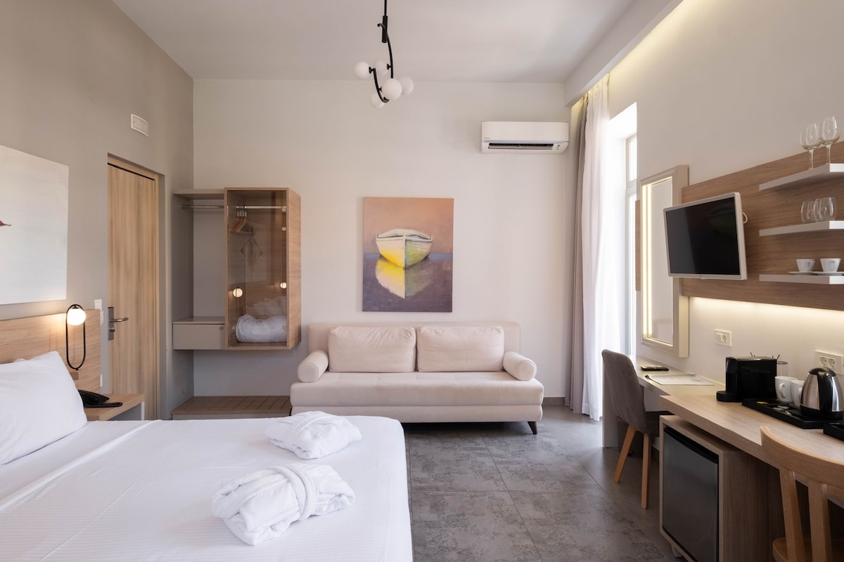Deluxe Double Room, Garden View