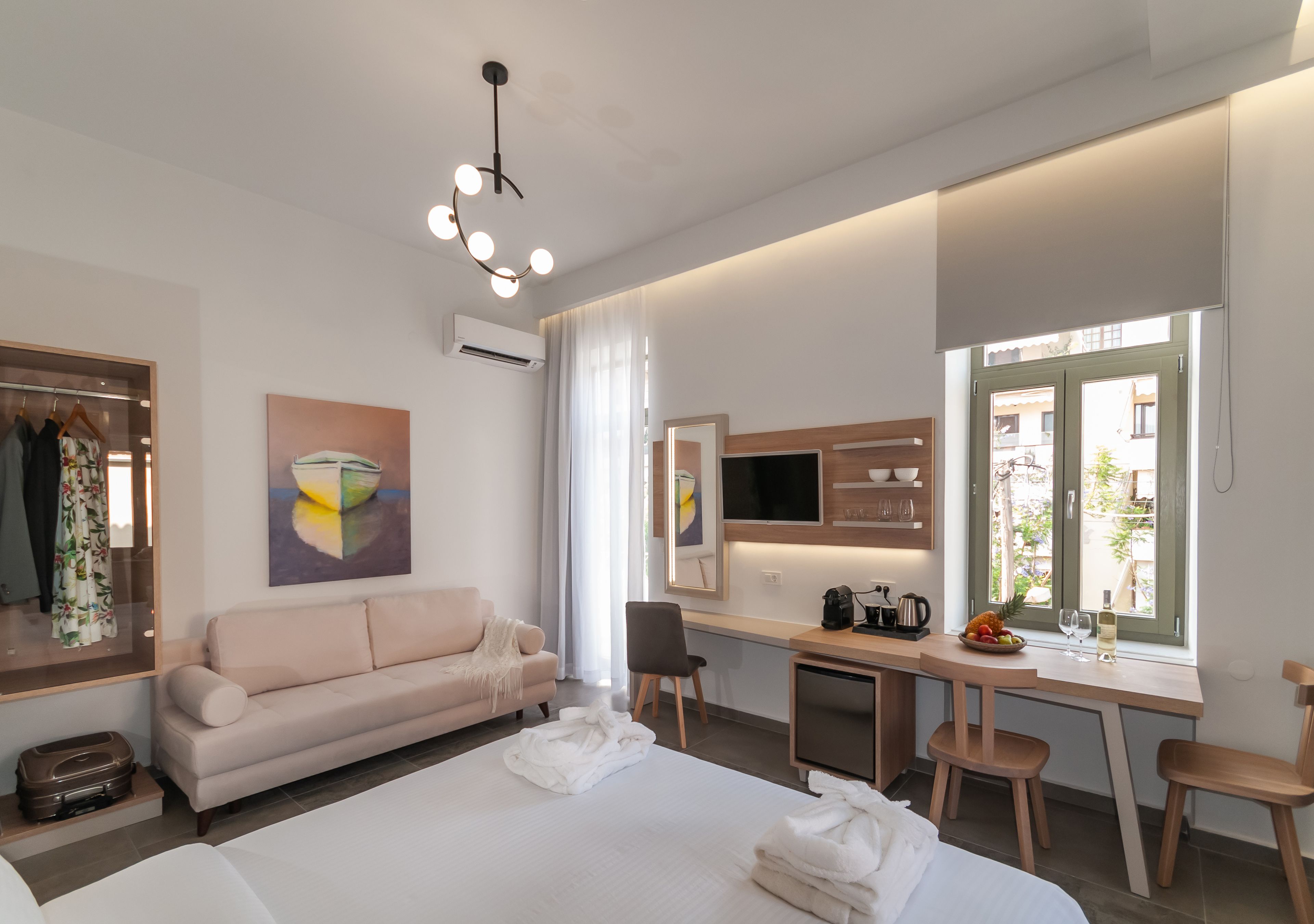 1 bedroom, minibar, in-room safe, desk