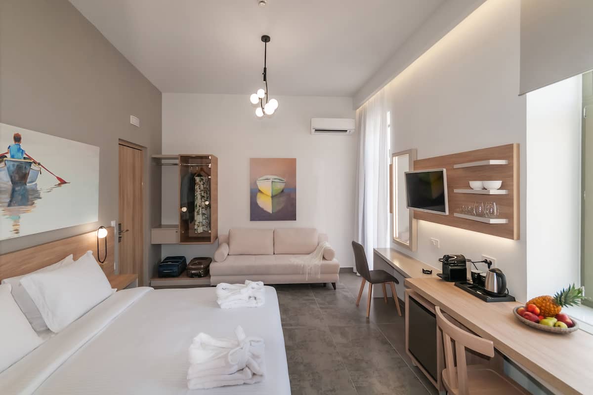 Deluxe Double Room, Garden View