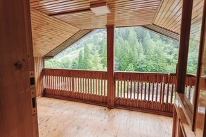 Habitación triple Confort, vistas al valle | Balcón