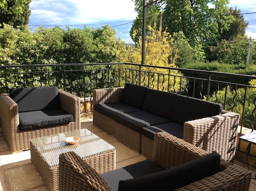 3 BEDROOM VILLA WITH POOL NEAR THE VILLAGE
