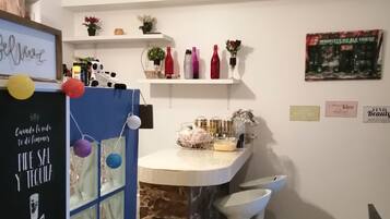 Iron/ironing board, free WiFi