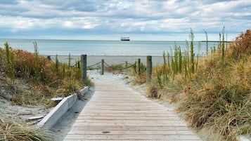 Espreguiçadeiras, toalhas de praia