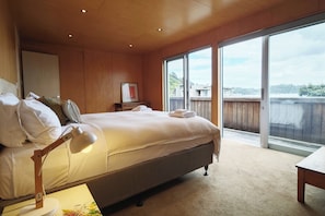 3 habitaciones, tabla de planchar con plancha, wifi y ropa de cama