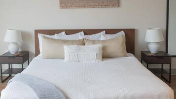 Ferros/tábuas de passar roupa, Wi-Fi, roupa de cama