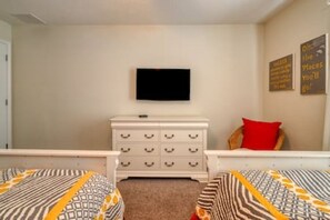 4 Schlafzimmer, Bügeleisen/Bügelbrett, Reisekinderbett, WLAN