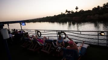 Deluxe-Ferienhütte, 1 Schlafzimmer, Flussblick, auf dem Wassser | Blick auf das Wasser