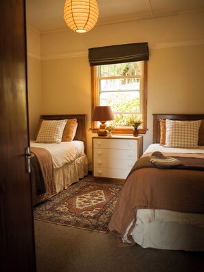 8 habitaciones, tabla de planchar con plancha, cuna de viaje y wifi 