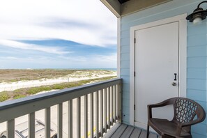 Property grounds - Sun, Sand & Saltwater Pool—Your Padre Escape Vacation Awaits (Corpus Christi)