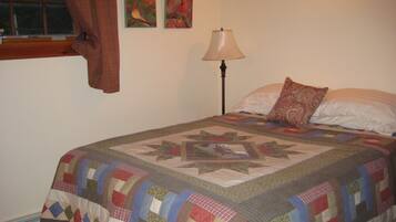 Desk, iron/ironing board, free WiFi, bed sheets
