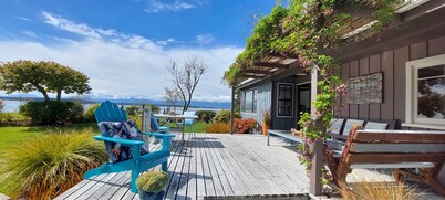 Bronte Tides Cottage.
Stunning Sea View - A restful 2 bedroom cottage