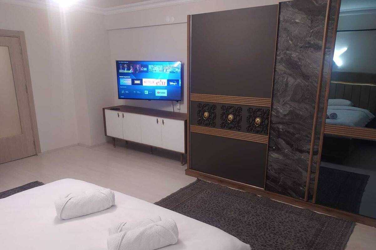 Dobbeltrom – comfort, 1 queensize-seng, anneks | Minibar, skrivebord, skrivebord for bærbar PC og lydisolert