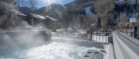 Bañera de hidromasaje exterior