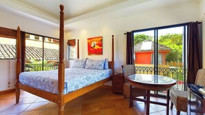 4 bedrooms, in-room safe, desk, iron/ironing board