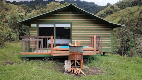 Deluxe Cabin, 1 King Bed, Private Pool, Mountain View | Egyptian cotton sheets, premium bedding, down comforters, pillowtop beds