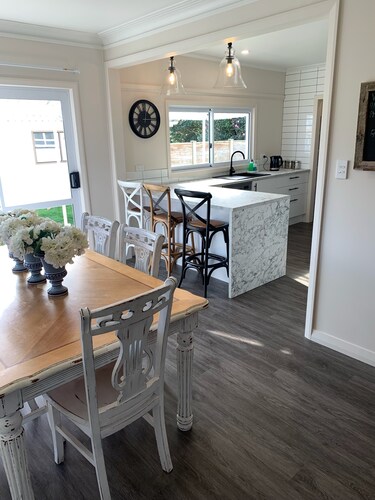 Cambridge Cottage - the perfect, pet friendly location!