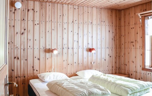 Amazing home in Sysslebäck with kitchen