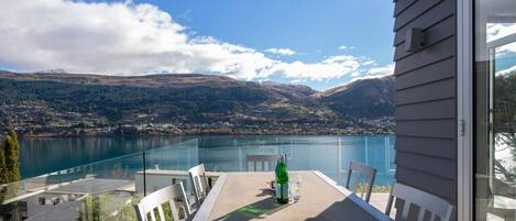 تناول الطعام بالخارج